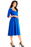 Elegancka sukienka midi rozkloszowana dopasowana głęboki dekolt niebieska A598