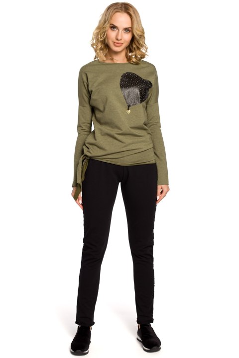 Bluza damska z sercem wiązana z boku khaki me048 Bluza damska z sercem wiązana z boku khaki me048