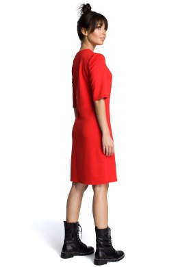 Sukienka odcinana w talii z klamrą czerwona b066