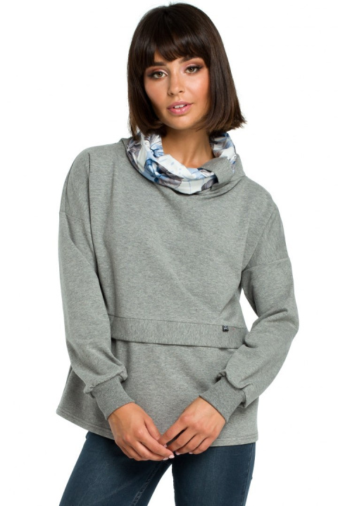 Bluza damska dresowa z wysokim kołnierzem we wzór szara B084 Bluza damska dresowa z wysokim kołnierzem we wzór szara B084