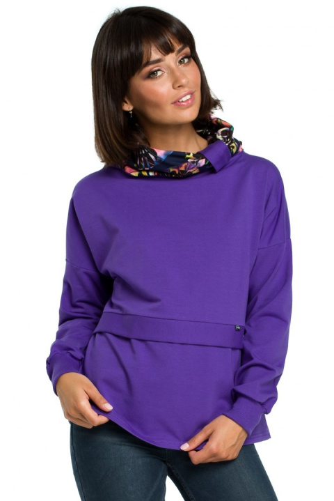 Bluza damska dresowa z wysokim kołnierzem we wzór fioletowa B084 Bluza damska dresowa z wysokim kołnierzem we wzór fioletowa B084