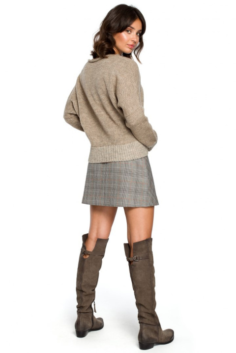 Sweter damski o kimonowych rękawach brązowy BK015 Sweter damski o kimonowych rękawach brązowy BK015