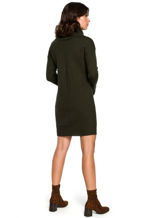 Swetrowa sukienka mini z golfem waflowy splot długi rękaw khaki BK010 Swetrowa sukienka mini z golfem waflowy splot długi rękaw khaki BK010