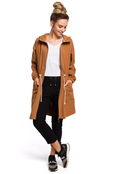 Długa bluza damska parka oversize z zamkiem i kapturem karmelowa me416 Długa bluza damska parka oversize z zamkiem i kapturem karmelowa me416