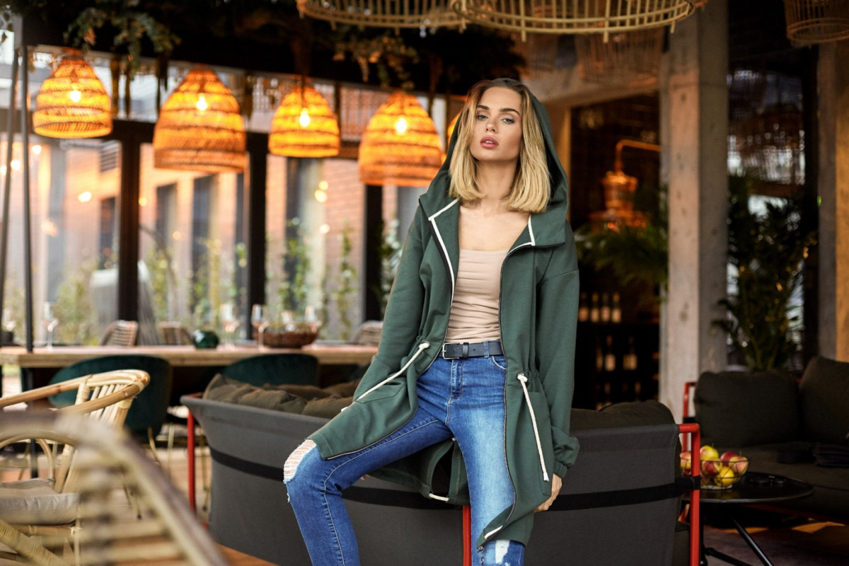 Długa bluza damska parka oversize z zamkiem i kapturem zielony me416 Długa bluza damska parka oversize z zamkiem i kapturem zielony me416