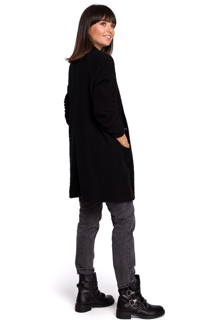 Płaszcz damski luźny niedopasowany dwurzędowy zapinany czarny B099