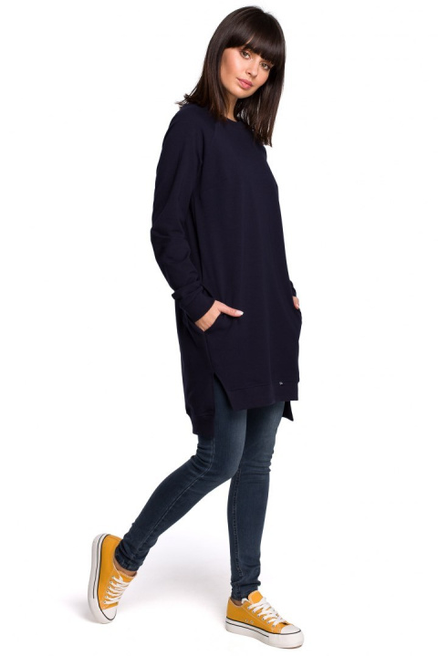 Długa bluza damska oversize z rozcięciami po bokach granatowa B101 Długa bluza damska oversize z rozcięciami po bokach granatowa B101