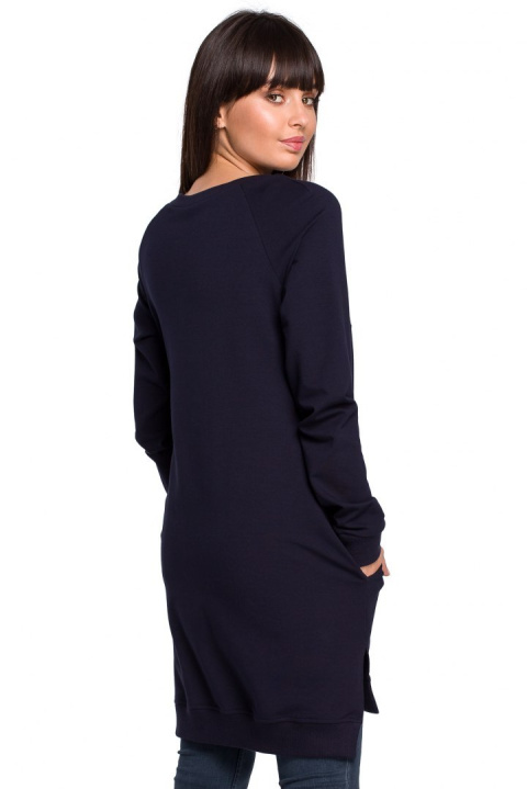 Długa bluza damska oversize z rozcięciami po bokach granatowa B101 Długa bluza damska oversize z rozcięciami po bokach granatowa B101