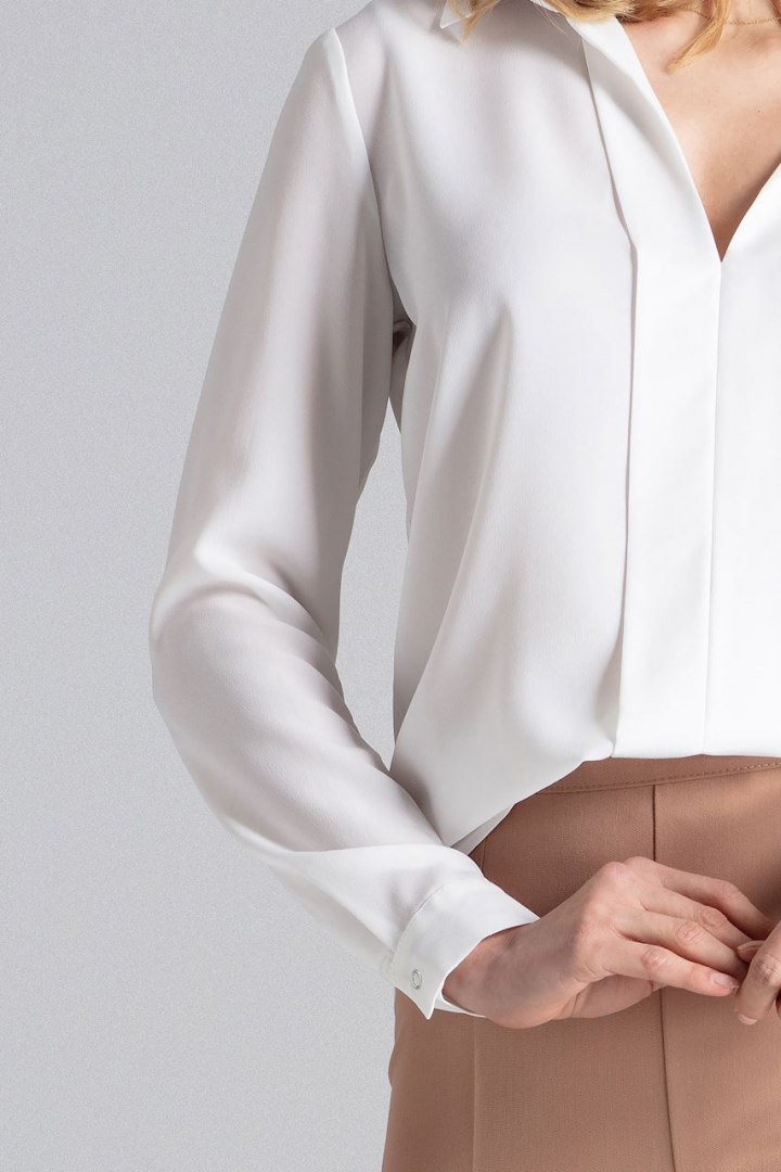 Elegancka koszula damska luźna z długim rękawem i plisą ecru M621 Elegancka koszula damska luźna z długim rękawem i plisą ecru M621