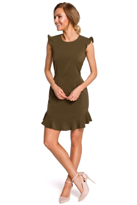 Sukienka dopasowana mini z falbanką bez rękawów khaki me438 Sukienka dopasowana mini z falbanką bez rękawów khaki me438