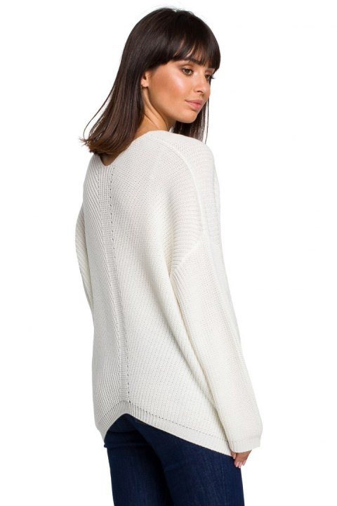 Sweter damski asymetryczny z dekoltem w serek ecru BK026 Sweter damski asymetryczny z dekoltem w serek ecru BK026