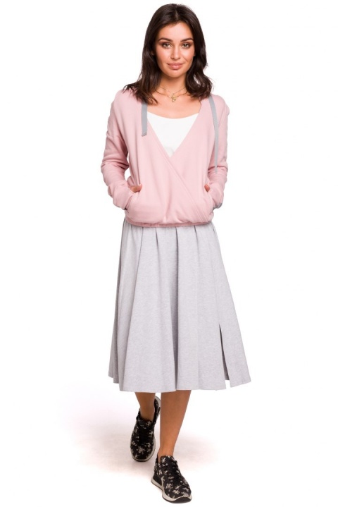 Sportowa bluza damska z kapturem i kopertowym przodem pudrowy B127 Sportowa bluza damska z kapturem i kopertowym przodem pudrowy B127