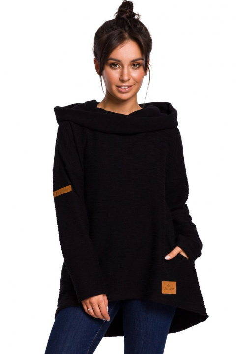 Bluza damska trapezowa z kapturem i kołnierzem dzianina czarna B131 Bluza damska trapezowa z kapturem i kołnierzem dzianina czarna B131