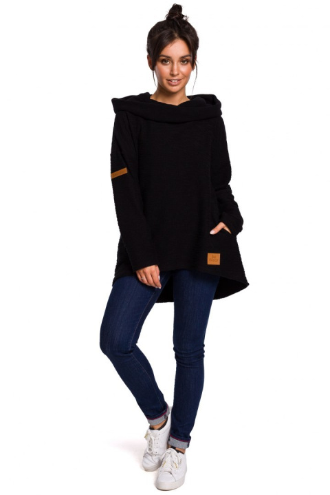 Bluza damska trapezowa z kapturem i kołnierzem dzianina czarna B131 Bluza damska trapezowa z kapturem i kołnierzem dzianina czarna B131