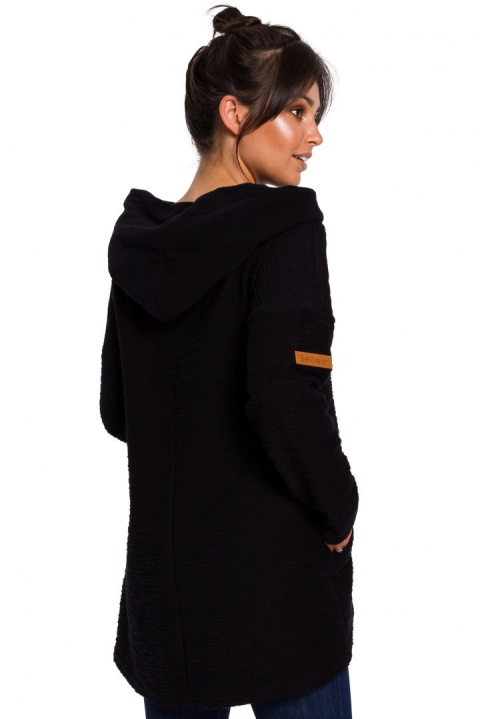 Bluza damska trapezowa z kapturem i kołnierzem dzianina czarna B131 Bluza damska trapezowa z kapturem i kołnierzem dzianina czarna B131