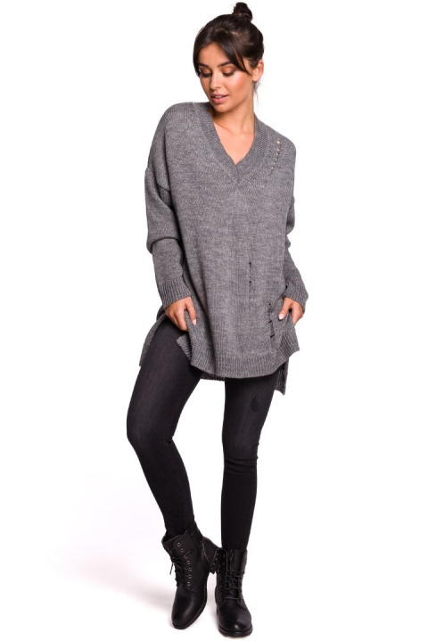 Sweter damski luźny oversize z dziurami i dekoltem V szary BK028 Sweter damski luźny oversize z dziurami i dekoltem V szary BK028