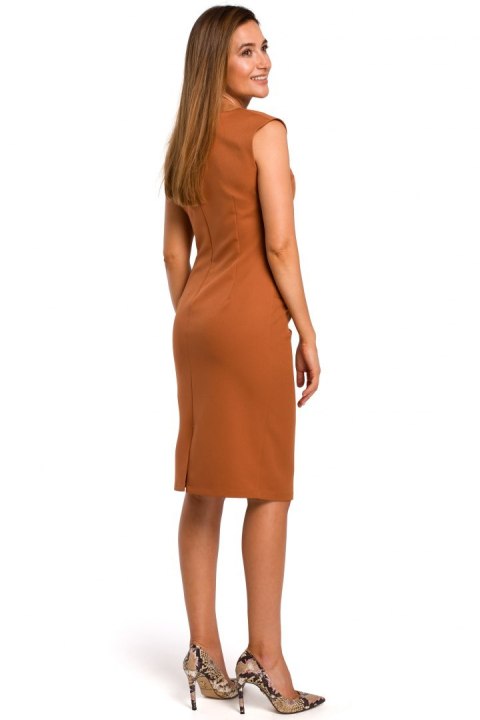 Elegancka sukienka dopasowana midi bez rękawów dekolt V ruda S174 Elegancka sukienka dopasowana midi bez rękawów dekolt V ruda S174