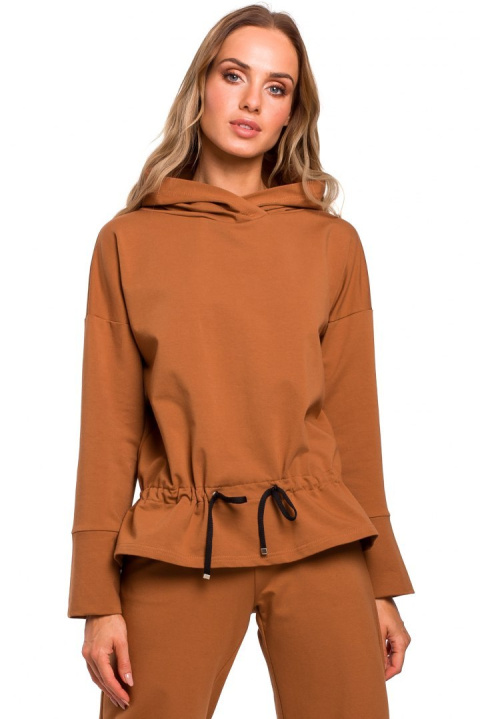 Bluza damska dresowa z kapturem i wiązaniem w talii karmelowa me449 Bluza damska dresowa z kapturem i wiązaniem w talii karmelowa me449