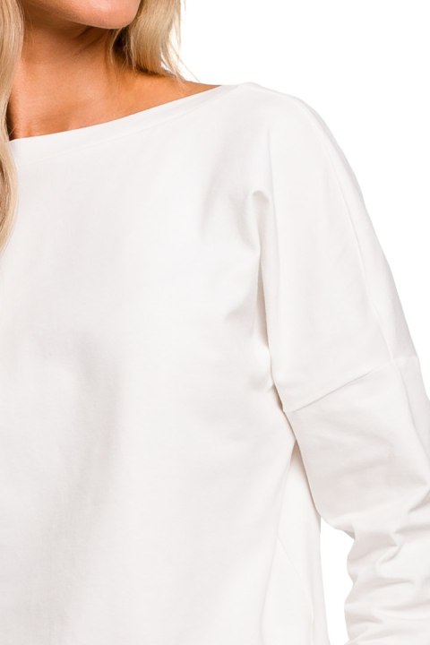 Bluzka damska gładka oversize z dekoltem na plecach ecru me457 Bluzka damska gładka oversize z dekoltem na plecach ecru me457