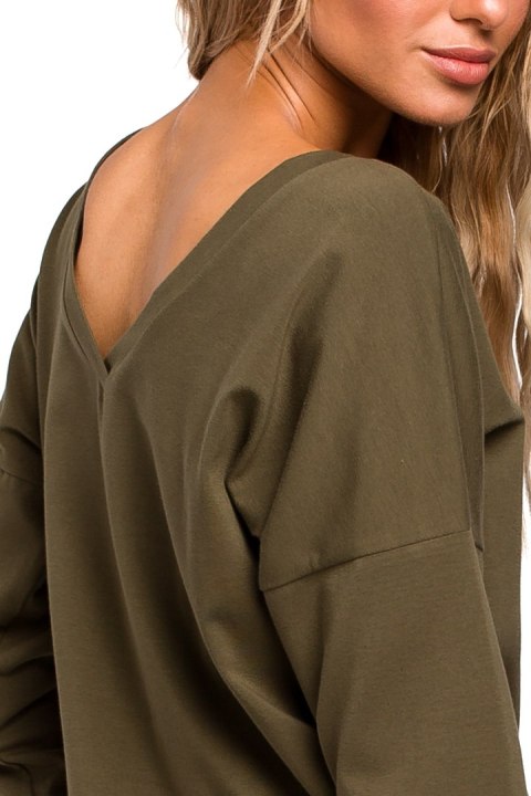 Bluzka damska gładka oversize z dekoltem na plecach khaki me457 Bluzka damska gładka oversize z dekoltem na plecach khaki me457