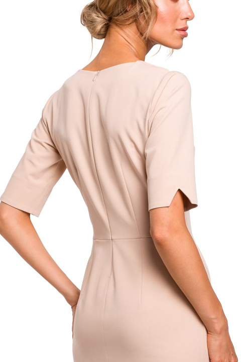 Elegancka sukienka ołówkowa midi krótki rękaw dekolt V beżowa me455 Elegancka sukienka ołówkowa midi krótki rękaw dekolt V beżowa me455