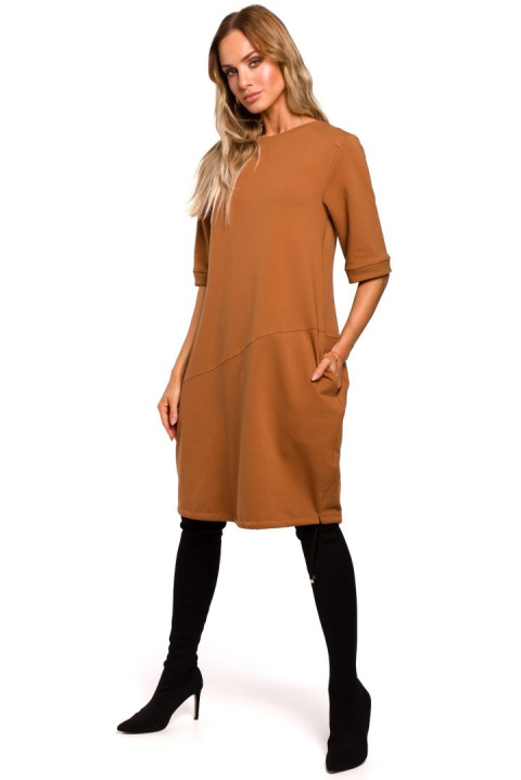 Sukienka bombka midi oversize z krótkim rękawem karmelowa me451 Sukienka bombka midi oversize z krótkim rękawem karmelowa me451