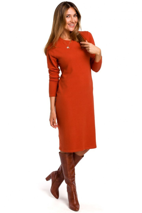Sukienka swetrowa midi prosta z długim rękawem dzianina ruda S178