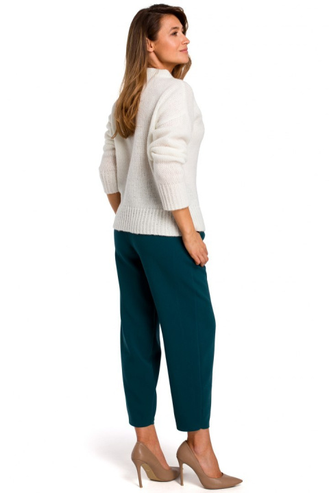 Sweter damski krótki ze ściągaczem luźny splot ecru S185 Sweter damski krótki ze ściągaczem luźny splot ecru S185