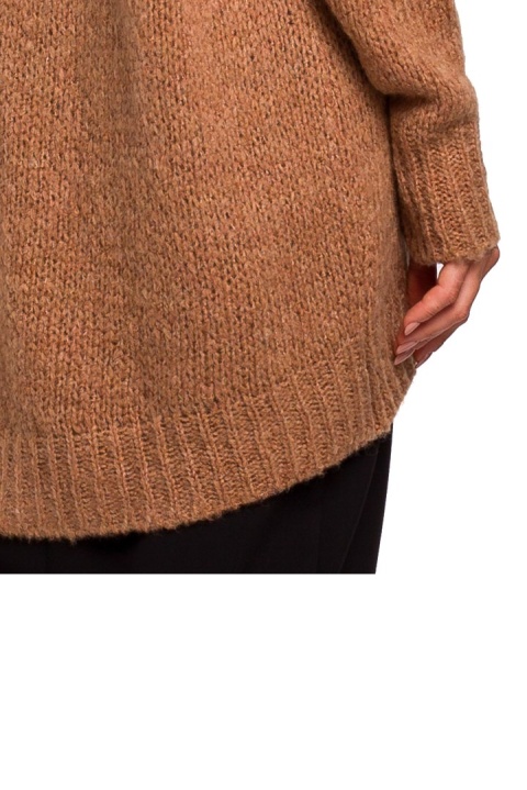 Sweter damski asymetryczny oversize z półgolfem kamelowy me468 Sweter damski asymetryczny oversize z półgolfem kamelowy me468