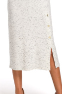 Sukienka swetrowa z ozdobnymi guzikami i rozcięciem ecru S193
