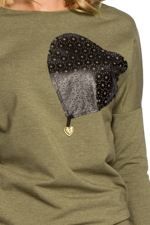 Bluza damska z sercem wiązana z boku khaki me048 Bluza damska z sercem wiązana z boku khaki me048