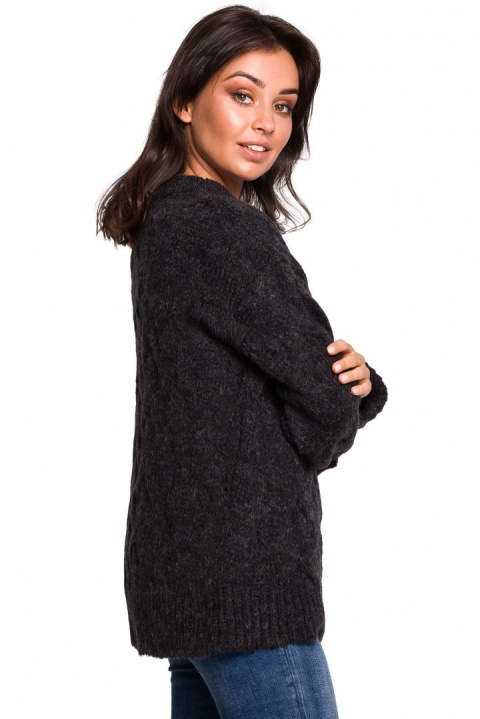 Sweter damski ze ściągaczem i warkoczowym splotem antracytowy BK038 Sweter damski ze ściągaczem i warkoczowym splotem antracytowy BK038