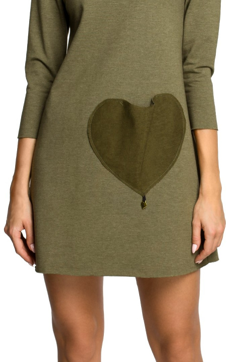 Sukienka trapezowa mini z kieszenią i rękawem 3/4 khaki me053 Sukienka trapezowa mini z kieszenią i rękawem 3/4 khaki me053