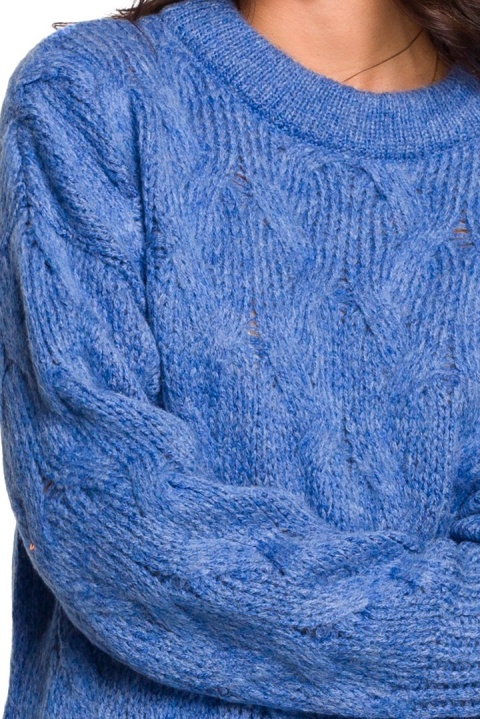Sweter damski ze ściągaczem i warkoczowym splotem niebieski BK038 Sweter damski ze ściągaczem i warkoczowym splotem niebieski BK038