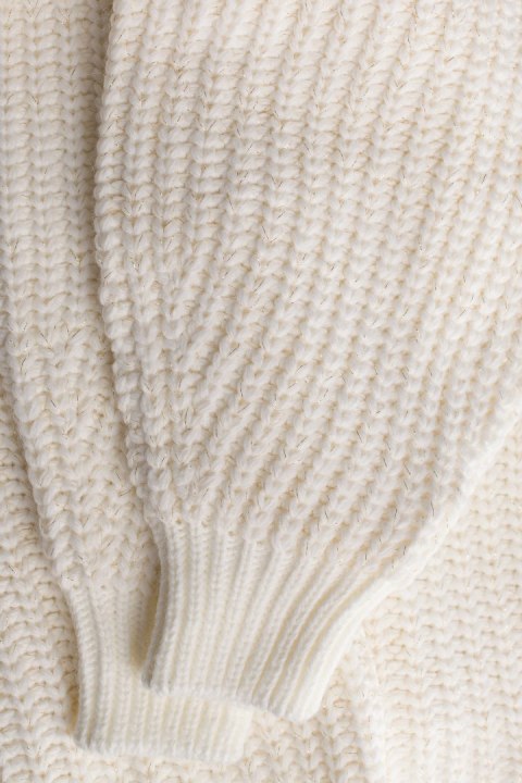 Sweter damski oversize z dekoltem V i szerokim rękawem ecru me471 Sweter damski oversize z dekoltem V i szerokim rękawem ecru me471