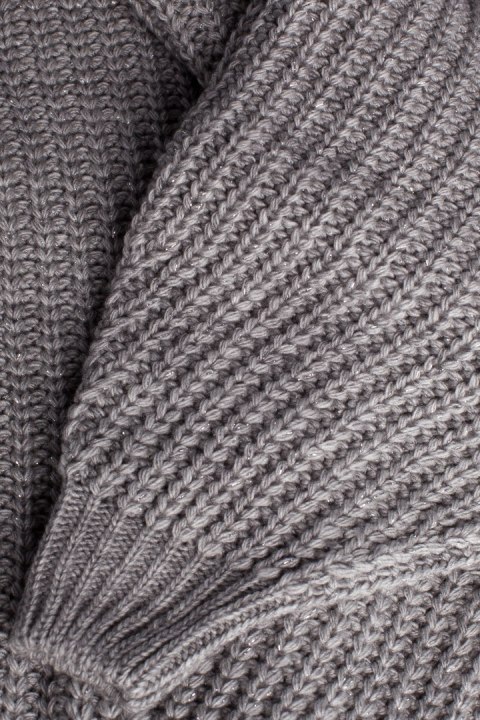 Sweter damski oversize z dekoltem V i szerokim rękawem szary me471 Sweter damski oversize z dekoltem V i szerokim rękawem szary me471