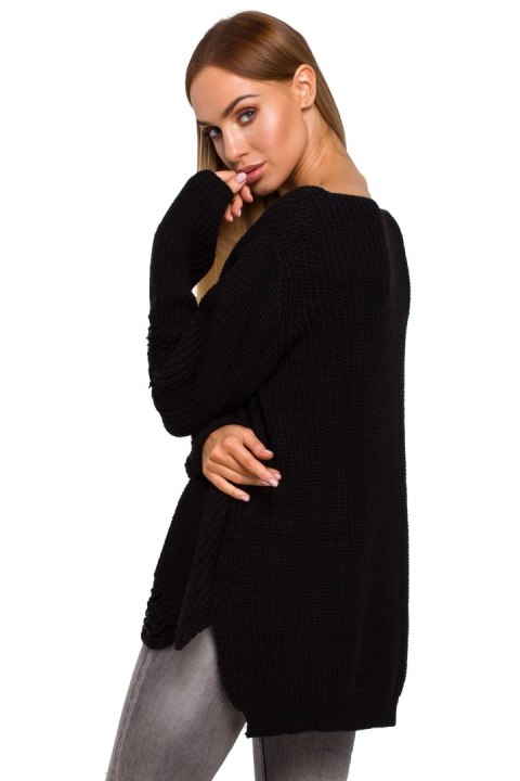 Sweter damski oversize asymetryczy z dziurami czarny me473 Sweter damski oversize asymetryczy z dziurami czarny me473