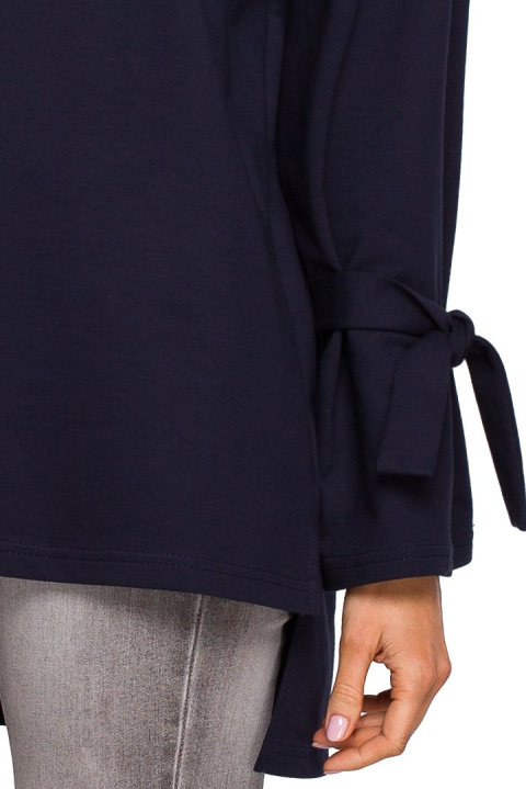 Bluza damska luźna z dzianiny dłuższy tył dekolt łódka granatowa me479 Bluza damska luźna z dzianiny dłuższy tył dekolt łódka granatowa me479