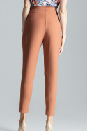 Klasyczne spodnie damskie z zakładkami w pasie brązowe M676