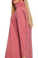 Sukienka trapezowa asymetryczna midi z golfem różowa me480