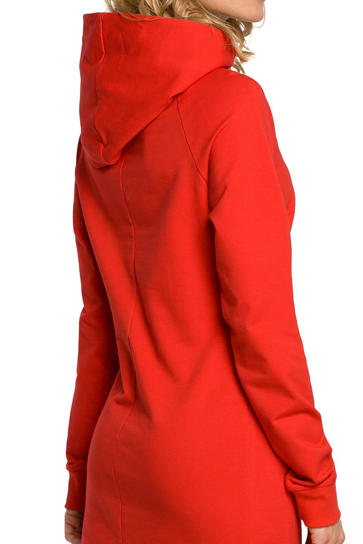 Sukienka dresowa midi z kapturem i długim rękawem czerwona me329