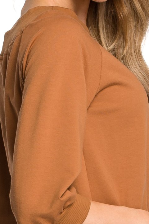 Bluza damska z opadającym ramieniem i rękawem 7/8 karmelowa me412 Bluza damska z opadającym ramieniem i rękawem 7/8 karmelowa me412