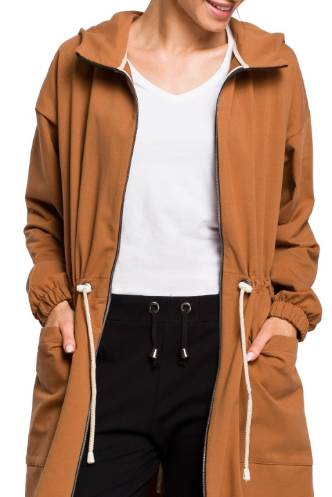 Długa bluza damska parka oversize z zamkiem i kapturem karmelowa me416 Długa bluza damska parka oversize z zamkiem i kapturem karmelowa me416