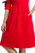 Sukienka z dopasowaną górą i rozkloszowanym dołem czerwona me388