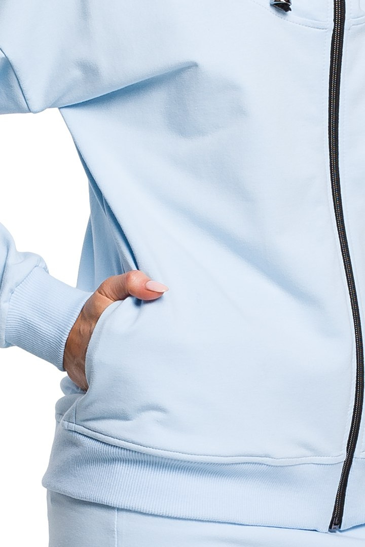 Bluza damska dresowa z kapturem zapinana na zamek błękitna me420