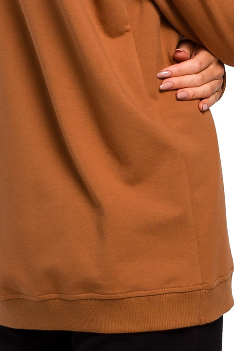 Bluza damska dzianinowa oversize ze ściągaczem karmelowa me443 Bluza damska dzianinowa oversize ze ściągaczem karmelowa me443