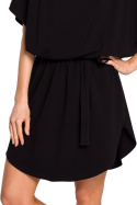 Luźna sukienka mini z krótkim rękawem wiązana paskiem czarna me433