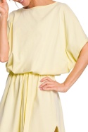 Luźna sukienka mini z krótkim rękawem wiązana paskiem żółta me433