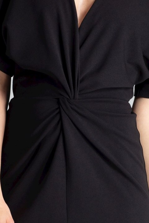 Elegancka sukienka midi z gumką w pasie i krótkim rękawem czarna M687 Elegancka sukienka midi z gumką w pasie i krótkim rękawem czarna M687