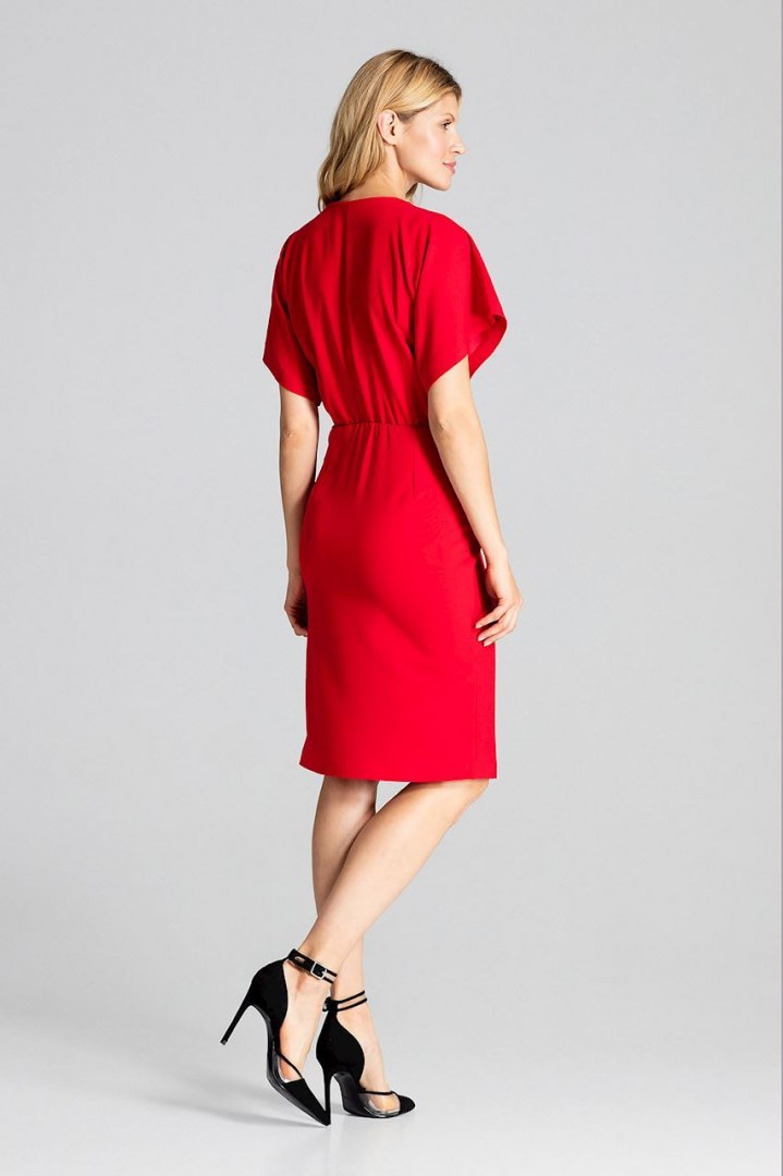 Elegancka sukienka midi z gumką w pasie i krótkim rękawem czerwona M687